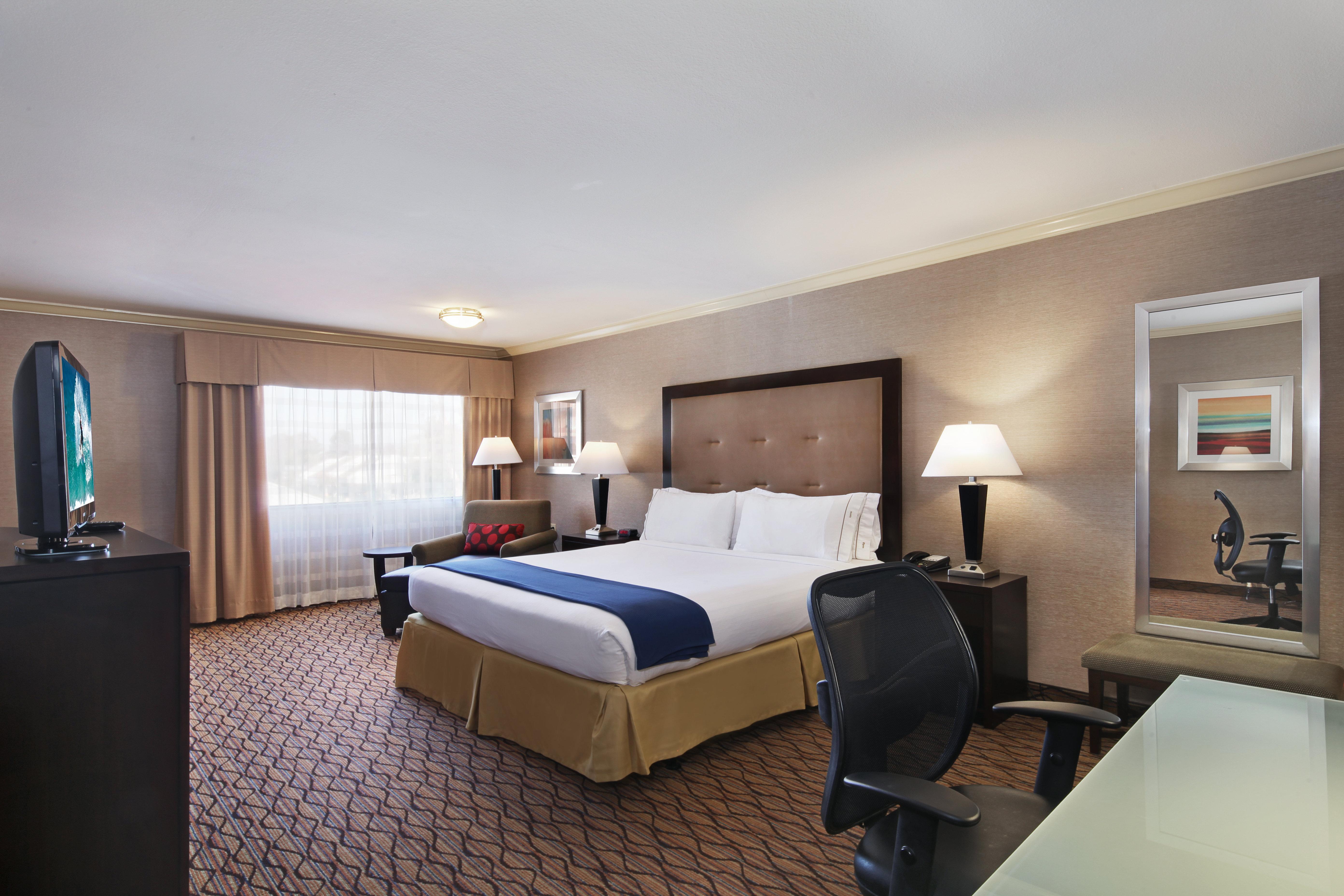 Holiday Inn Express Port Hueneme By Ihg Exterior foto