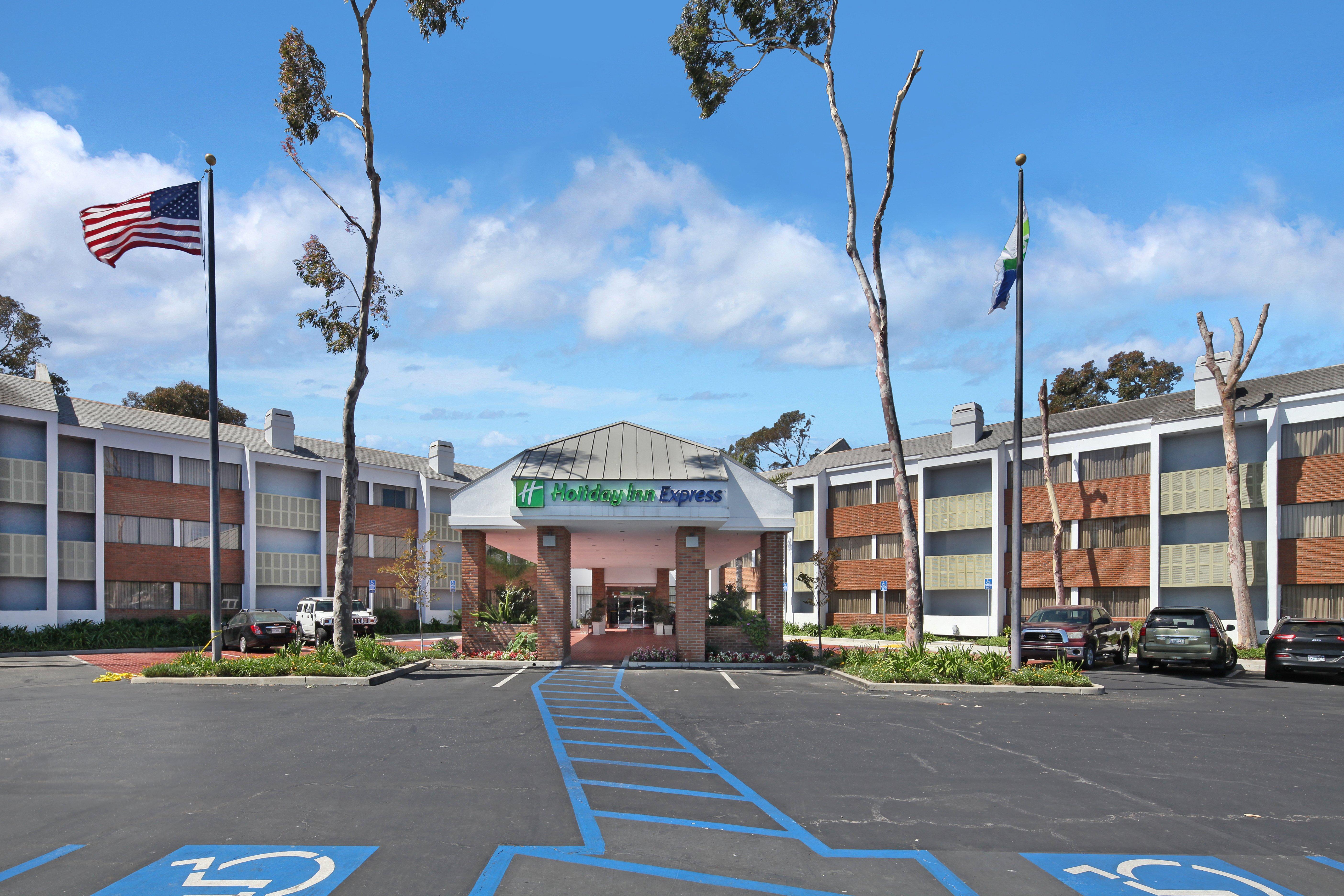 Holiday Inn Express Port Hueneme By Ihg Exterior foto