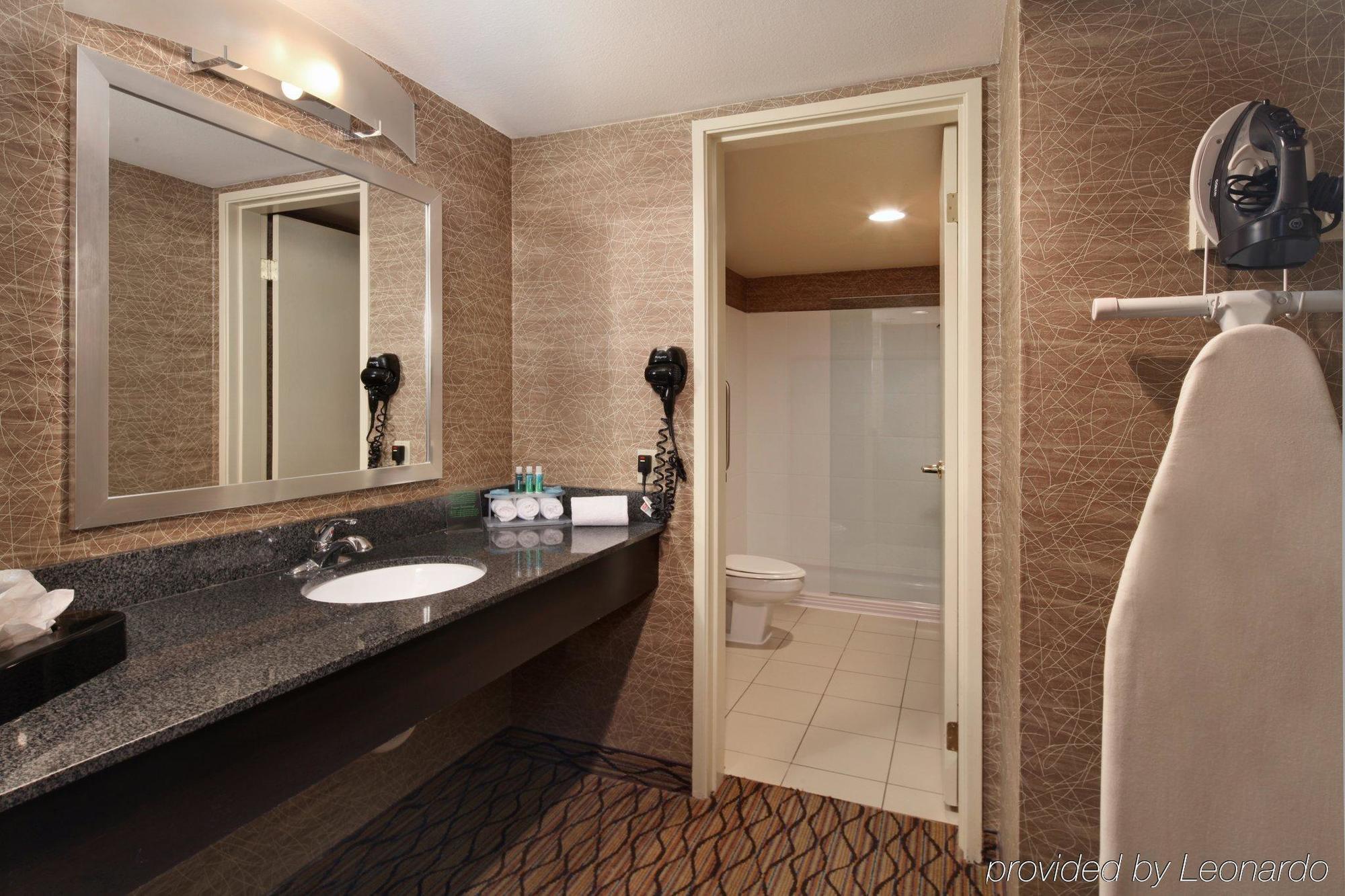 Holiday Inn Express Port Hueneme By Ihg Exterior foto