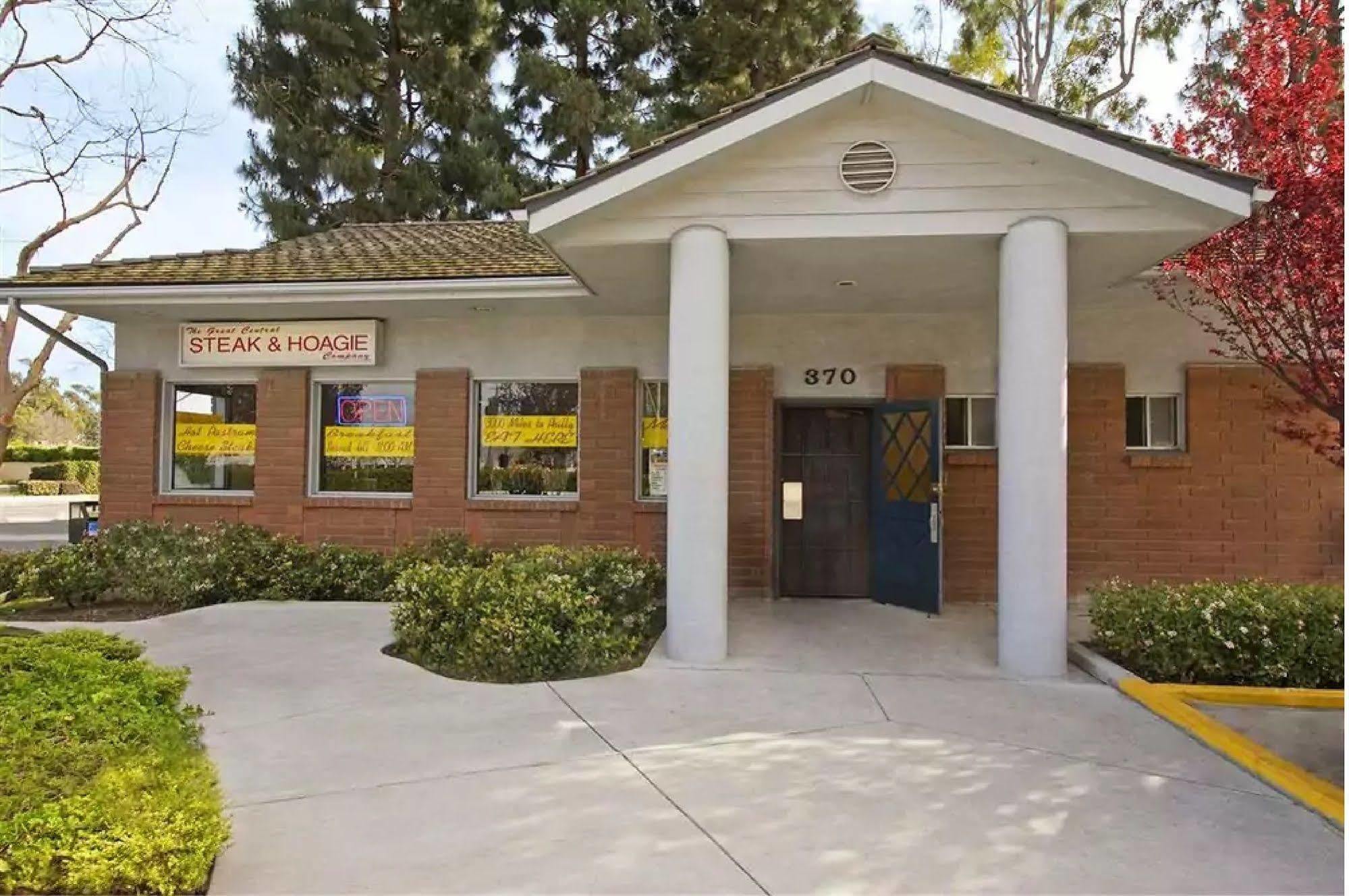 Holiday Inn Express Port Hueneme By Ihg Exterior foto